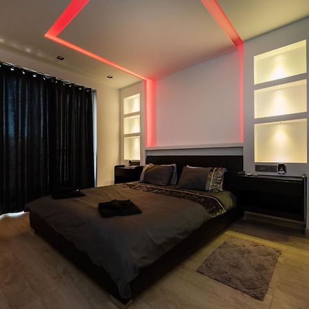 Modern 2 Bedroomed Apartment In Gzira Esterno foto