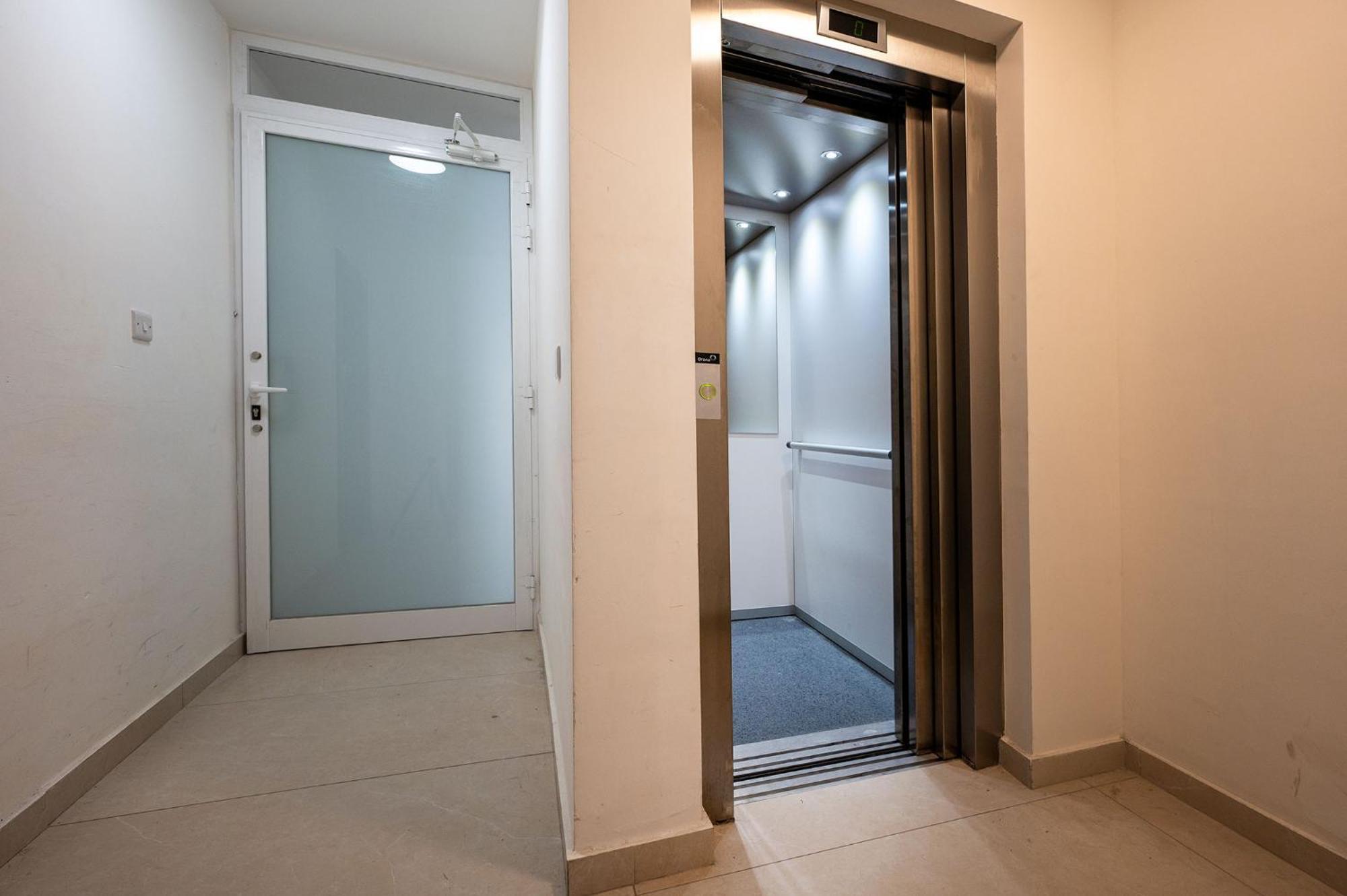 Modern 2 Bedroomed Apartment In Gzira Esterno foto