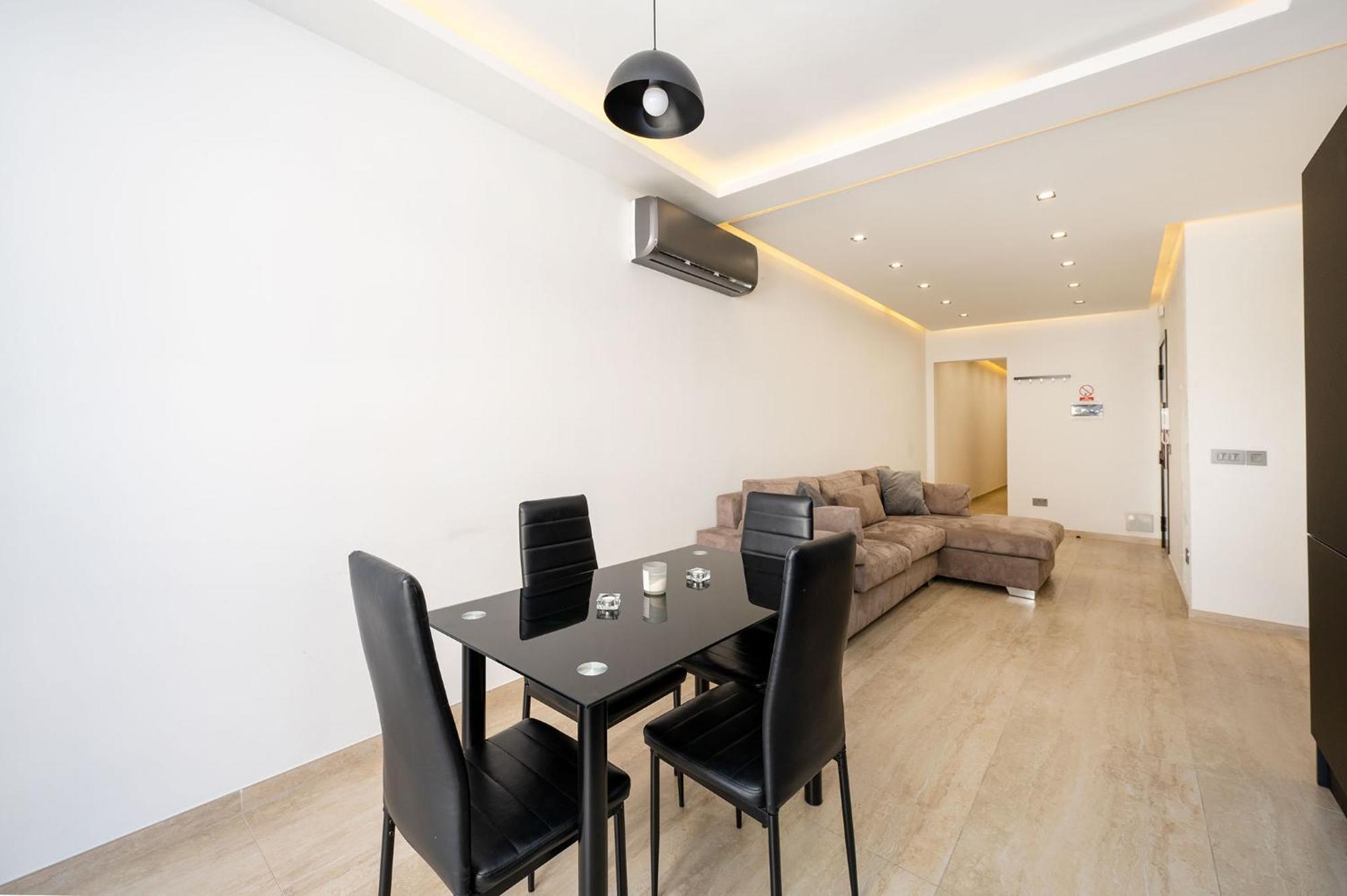 Modern 2 Bedroomed Apartment In Gzira Esterno foto