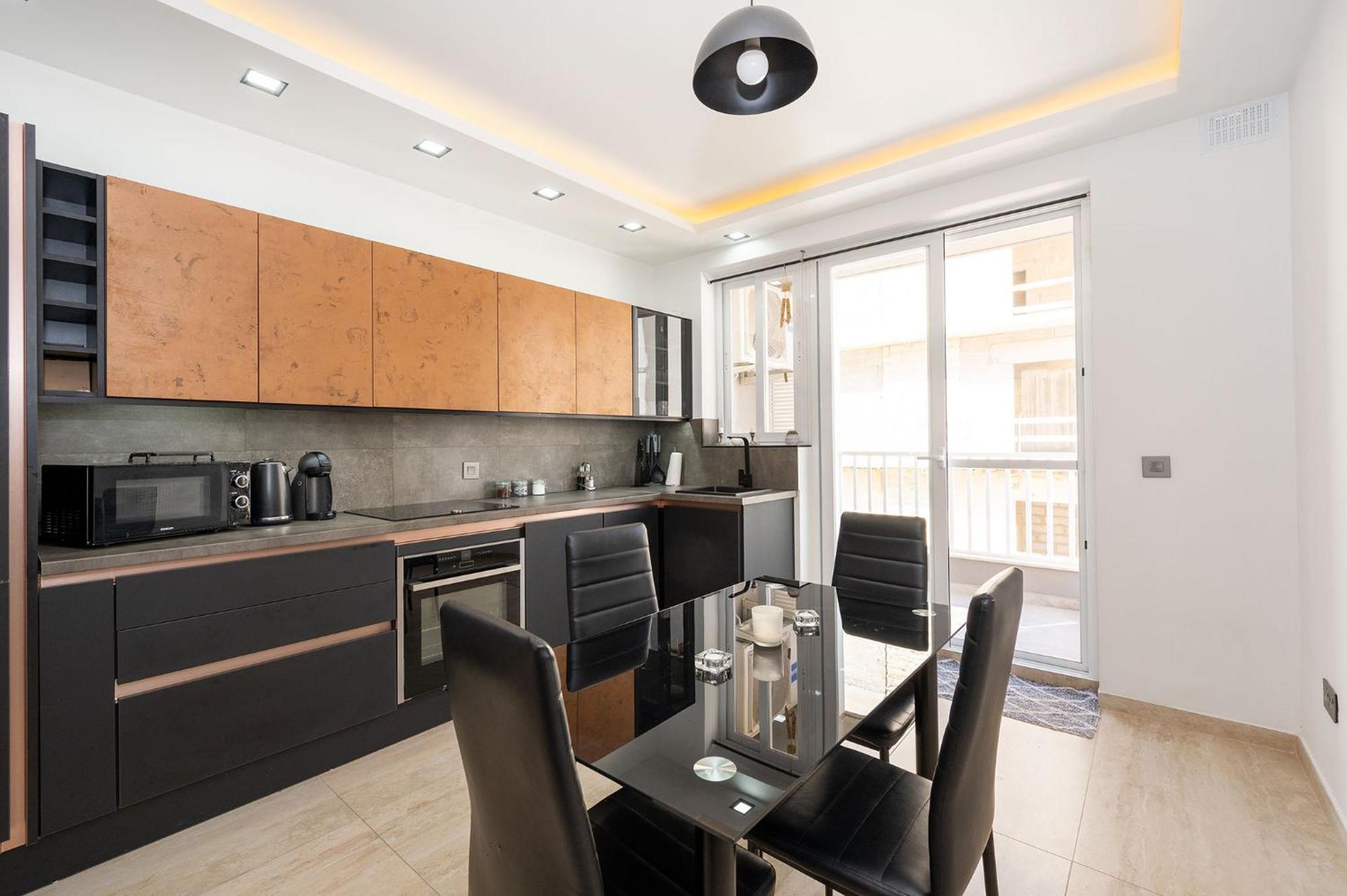 Modern 2 Bedroomed Apartment In Gzira Esterno foto