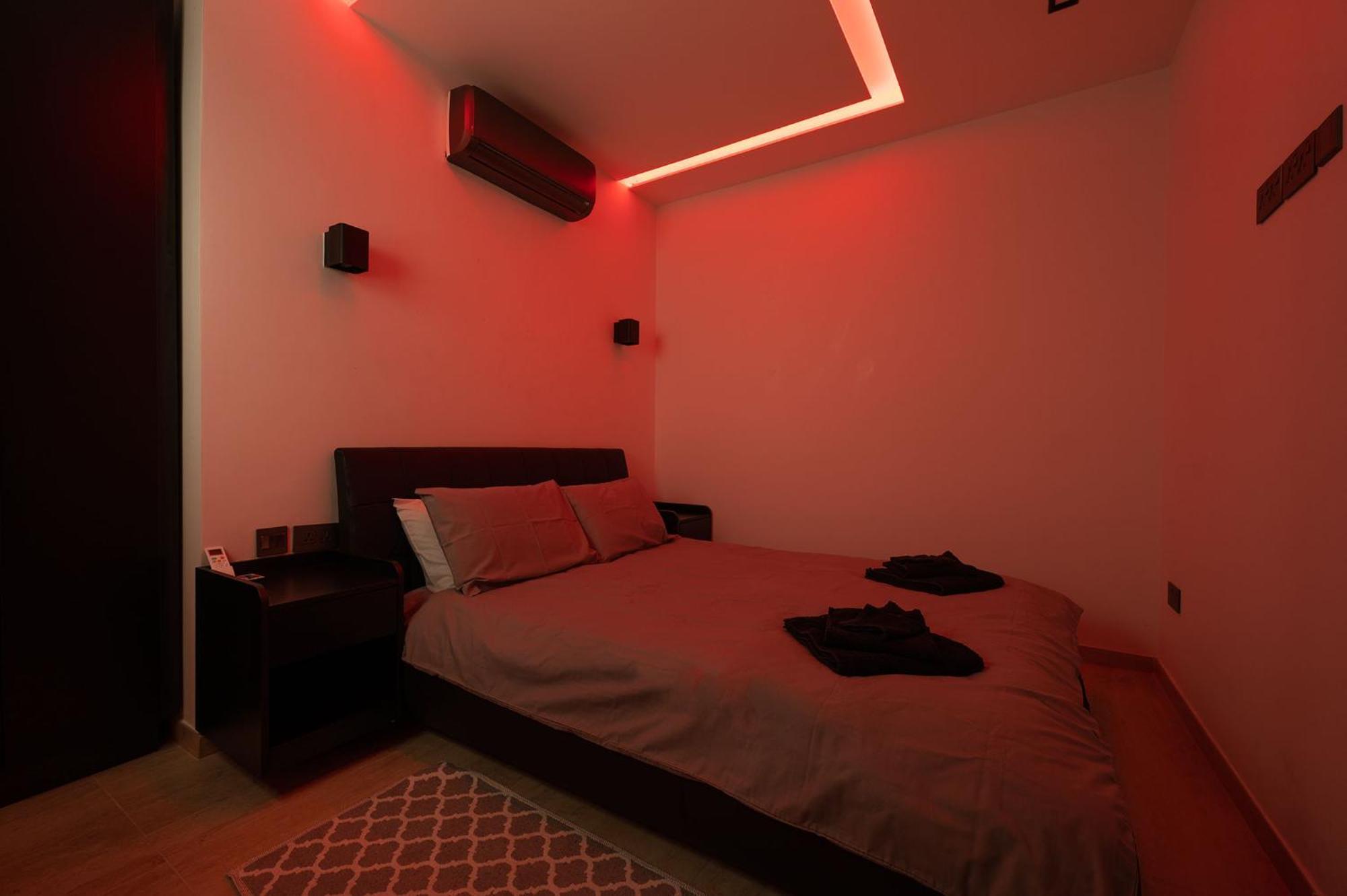 Modern 2 Bedroomed Apartment In Gzira Esterno foto