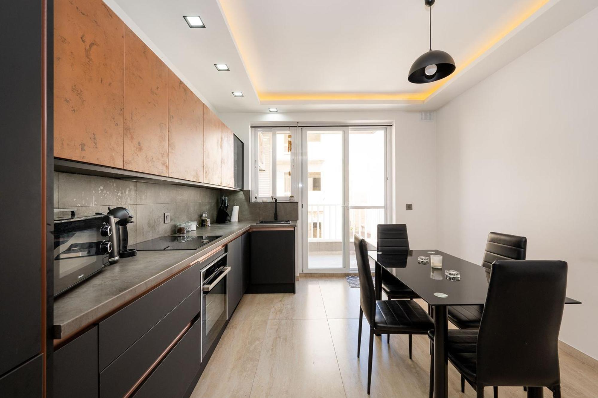 Modern 2 Bedroomed Apartment In Gzira Esterno foto