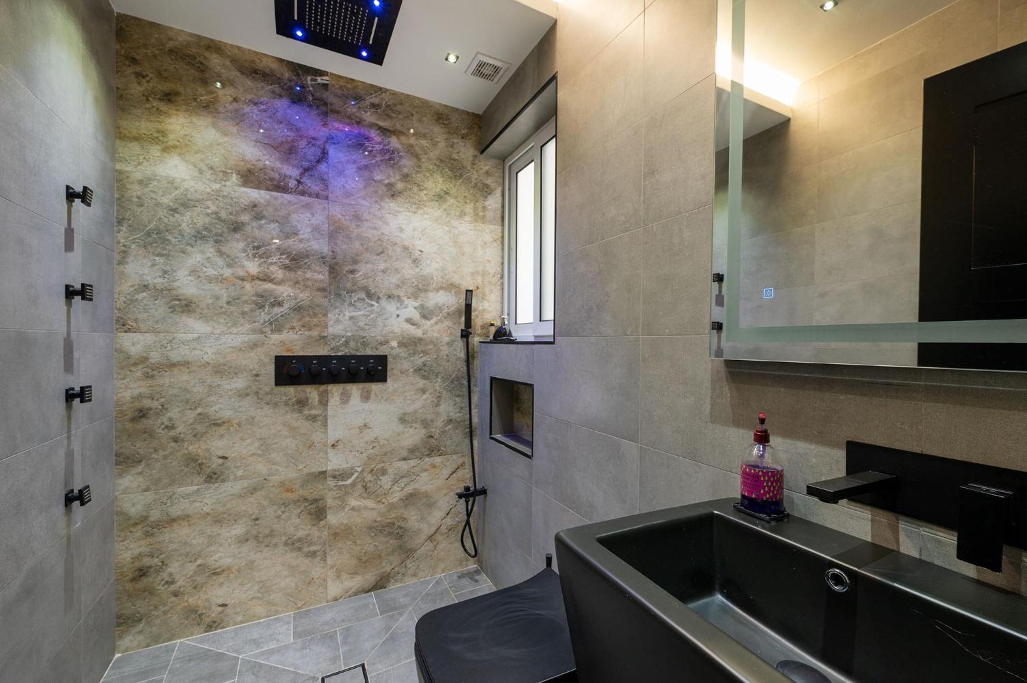 Modern 2 Bedroomed Apartment In Gzira Esterno foto