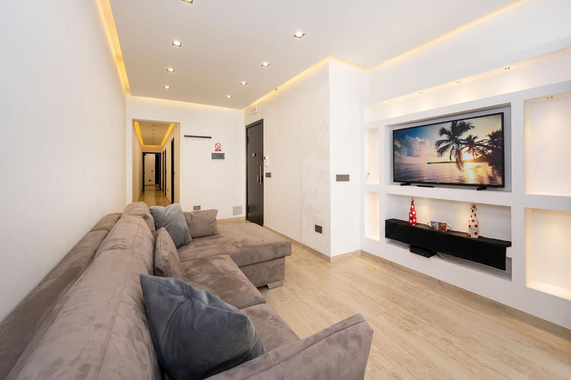 Modern 2 Bedroomed Apartment In Gzira Esterno foto